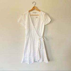 BNWT Abercrombie Ruffle Wrap Short Sleeve Mini Dress - Small Tall